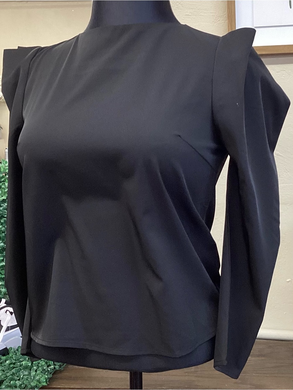 SHEIN Black Structured Shoulder Long-Sleeve Top
